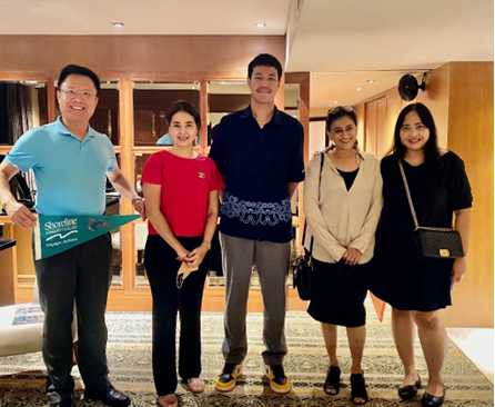 IE Global Trip teem meeting photo